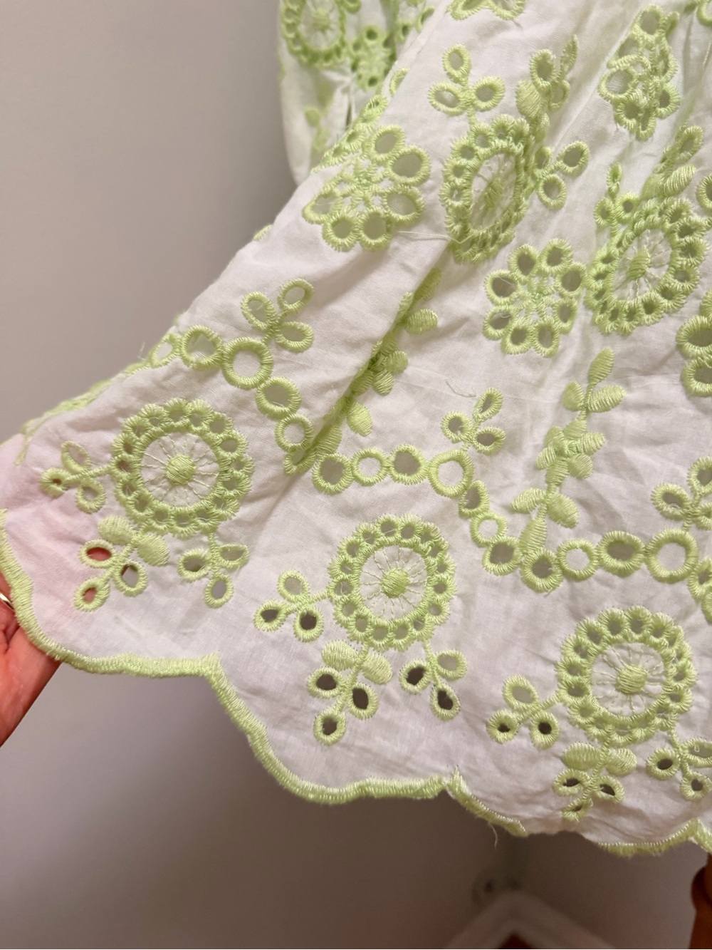 GLAMOROUS Eyelet Dress Size M US 8 White Green Embroidered Scalloped Mini NWT - Picture 9 of 15